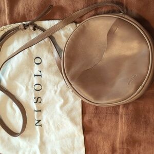 Nisolo Carry-all Round Crossbody bag